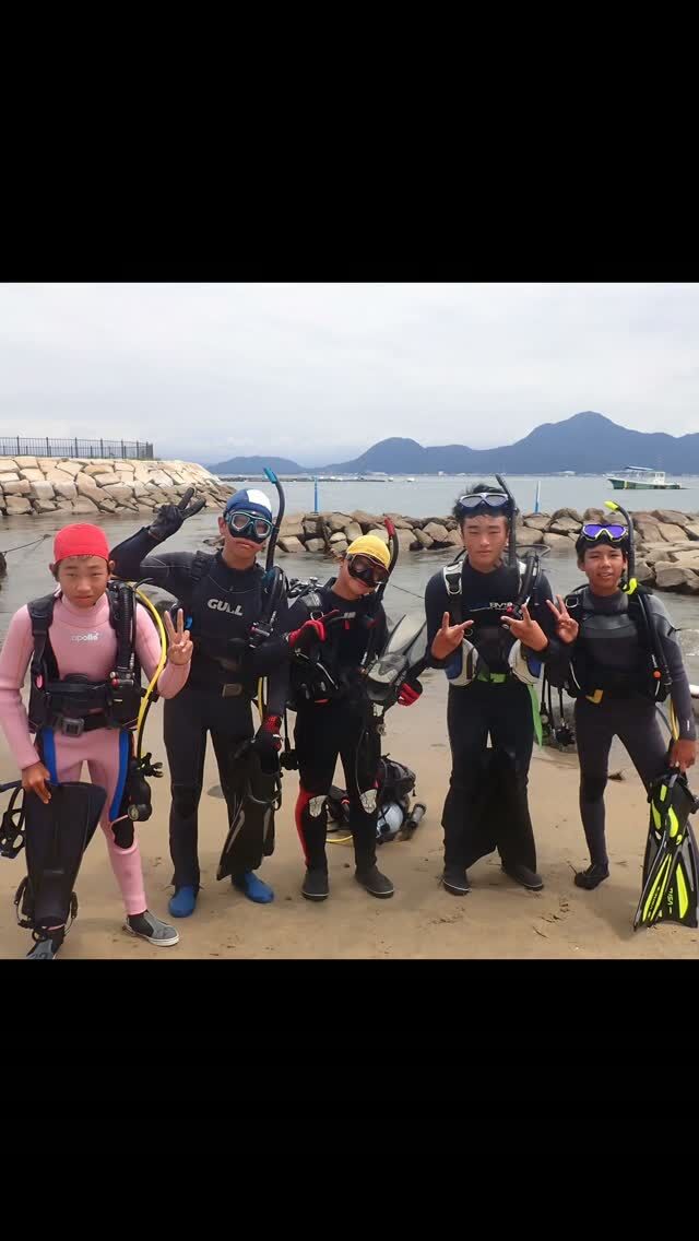 週末の2日間でオープンウォーター講習🌊

コンディションがなかなかでしたが、
頑張りました👍
さすがダイビング部✨

ちゃんと魚も見に行けました🐟

これからいっぱい潜って下さいね〜😁

#静岡ブルーコーナー 
#静岡ダイビング 
#静岡ダイビングショップ 
#padiライセンス 
#ダイビング