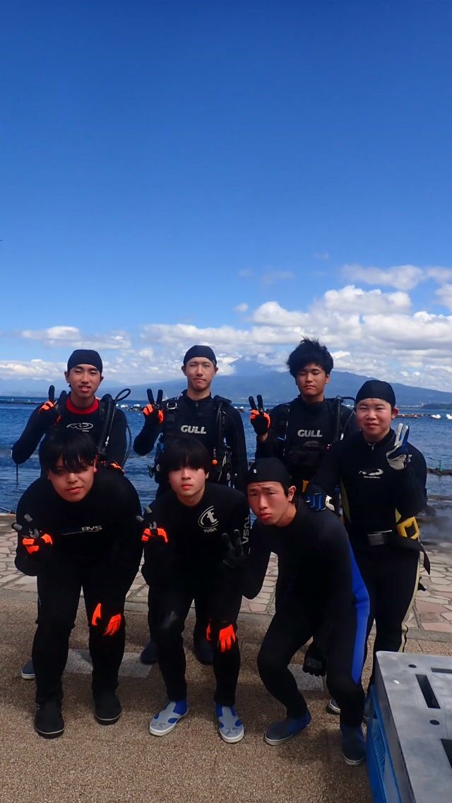 夏休みも始まりました✨

学生のオープンウォーター講習😊
めっちゃ良いお天気☀️

海中は台風のうねりが入ってきていましたが、
プール講習でやったスキルを
海でもう一度👍
魚に囲まれ楽しみながら頑張って来ました🐟

アジやカマスもキラキラとキレイでしたね😁

オープンウォーターおめでとう🎉
これからもいっぱい潜ってくださいね😆

#静岡ダイビング 
#静岡ブルーコーナー 
#静岡ダイビングショップ 
#オープンウォーターダイバー 
#padiライセンス